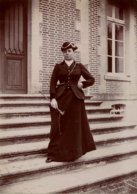 Madame Albert Firmin-Didot - Tiré de l'ouvrage L'Equipage du marquis de Chambray - Photos de Maurice de Gasté (1894) - Bnf (Gallica)